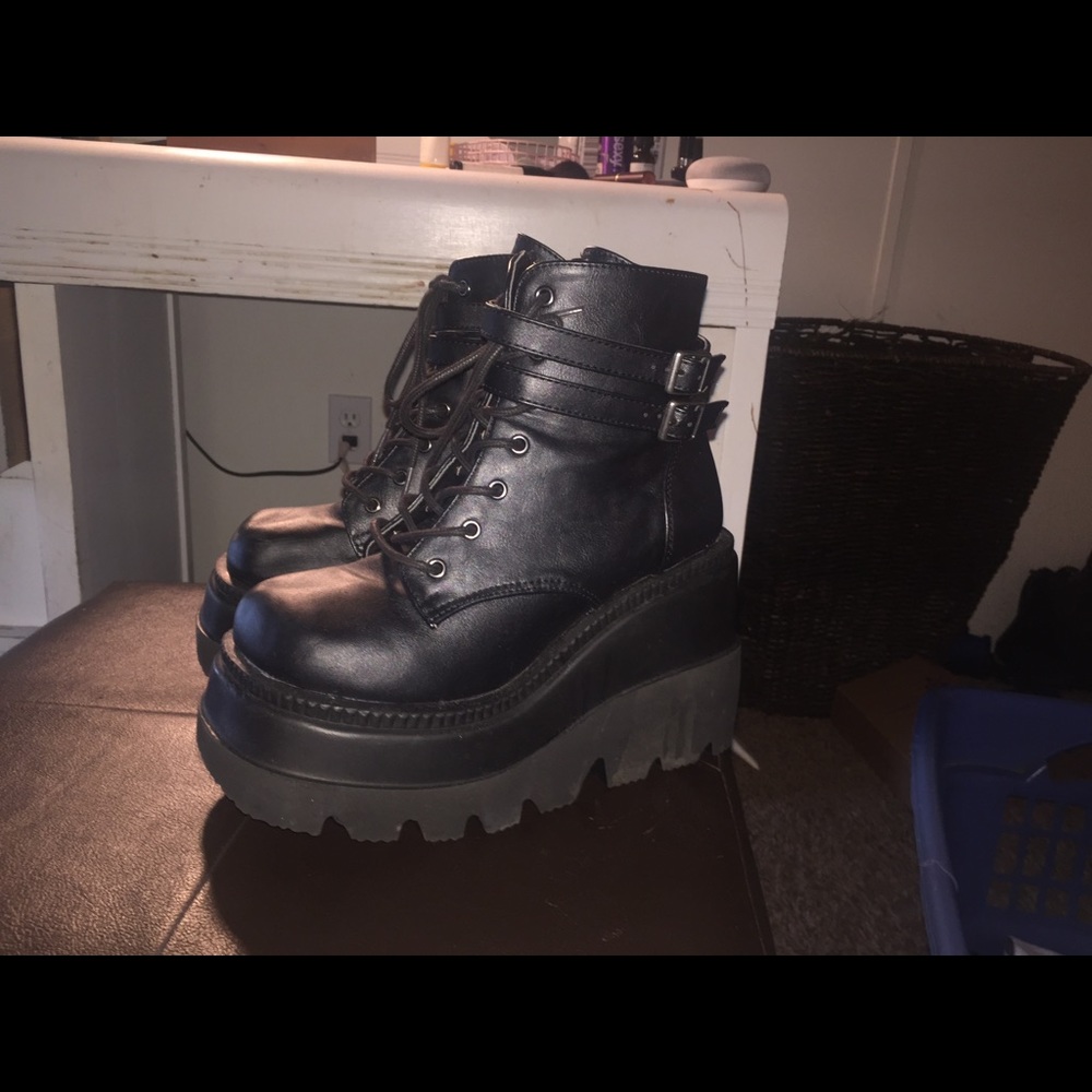 Size 7 demonia technopagan platform boots